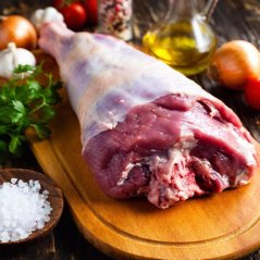 Telecí kýta  35-40 kg, na gril, přesná cena na optání (T),