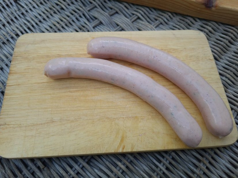 Grilovací  BÍLÁklobása jemná,