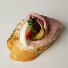 Kanapka šunková, hmotnost 55 g