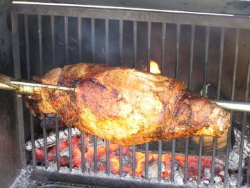 Grilovaná vepřová kýta (10 kg - 45 kg)
